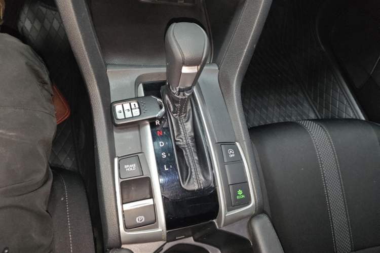 Used Honda Civic 2019 220TURBO CVT Dynamic Edition China VI Emission Standard Gear Lever