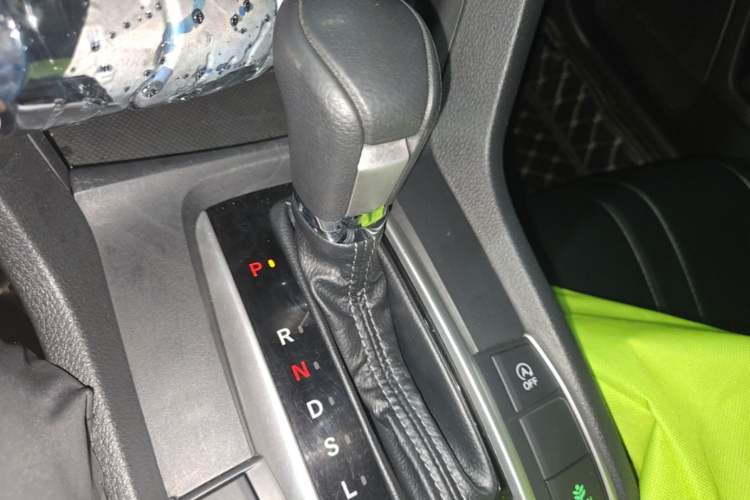 Used Honda Civic 2019 220TURBO CVT Dynamic Edition China VI Emission Standard Gear Lever