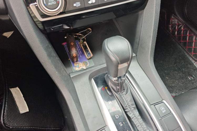 Used Honda Civic 2019 220TURBO CVT Dynamic Edition China VI Emission Standard Gear Lever