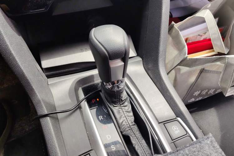 Used Honda Civic 2019 220TURBO CVT Dynamic Edition China VI Emission Standard Gear Lever