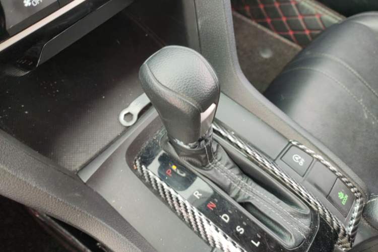 Used Honda Civic 2019 220TURBO CVT Dynamic Edition China VI Emission Standard Gear Lever
