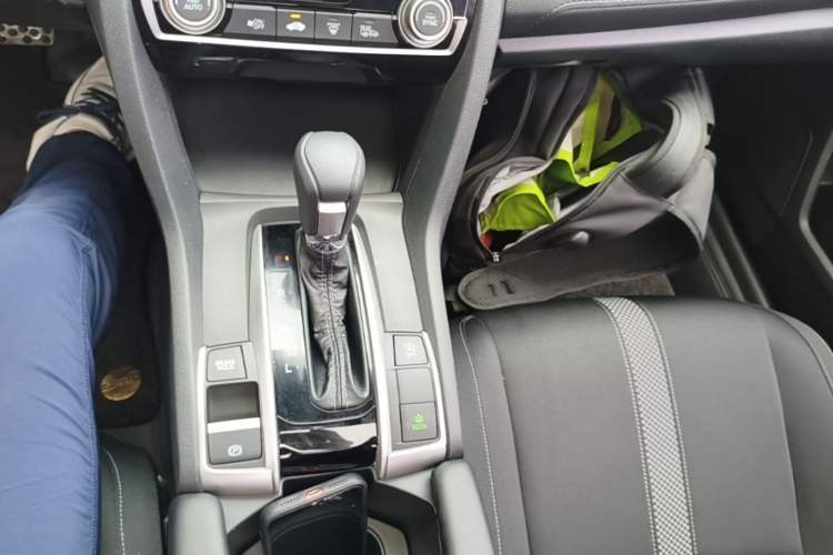 Used Honda Civic 2019 220TURBO CVT Dynamic Edition China VI Emission Standard Gear Lever