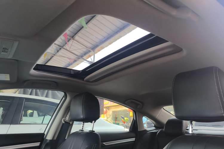 Used Honda Civic 2019 220TURBO CVT Dynamic Edition China VI Headliner