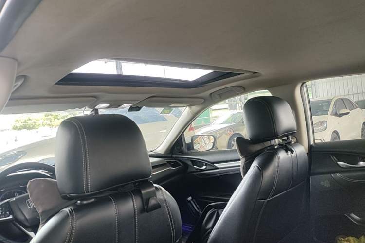 Used Honda Civic 2019 220TURBO CVT Dynamic Edition China VI Emission Standard Headliner