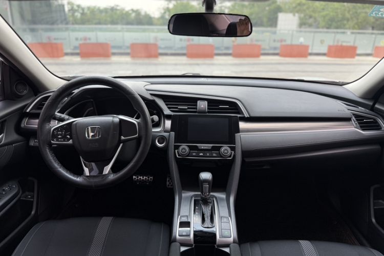 Used Honda Civic 2019 220TURBO CVT Dynamic Edition China VI Emission Standard Interior 1