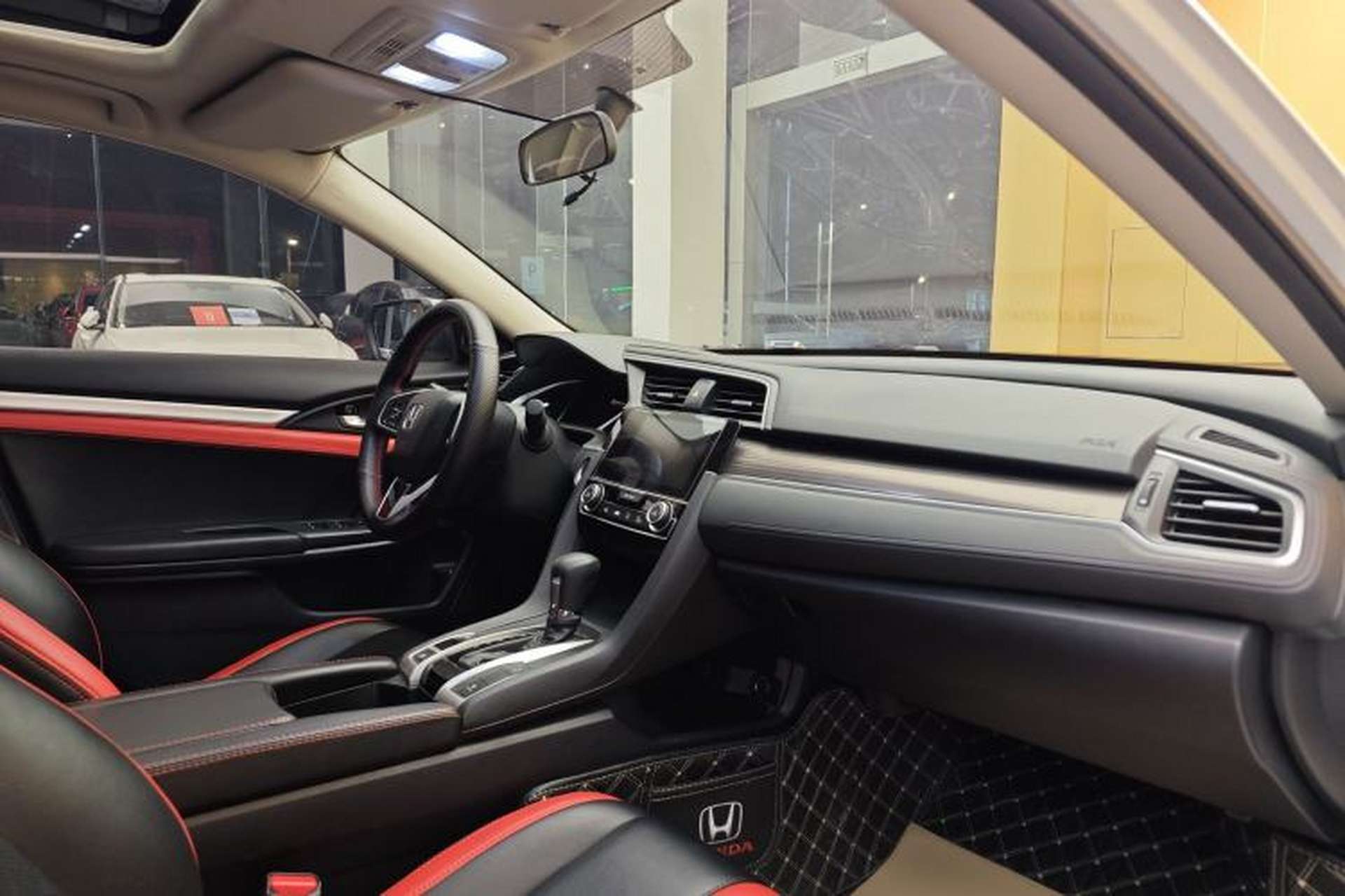Used Honda Civic 2019 220TURBO CVT Dynamic Edition China VI Interior 1