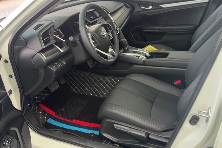Used Honda Civic 2019 220TURBO CVT Dynamic Edition China VI Interior 1