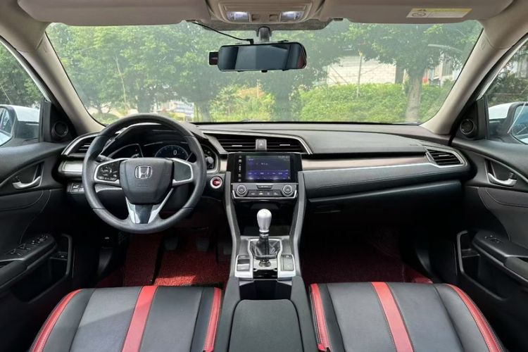 Used Honda Civic 2019 220TURBO Manual Jinkong Edition China VI Interior 1