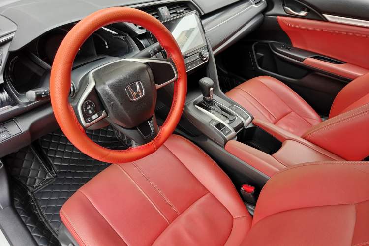 Used Honda Civic 2019 180TURBO CVT Shangyue Edition China V Emission Standard Interior 1