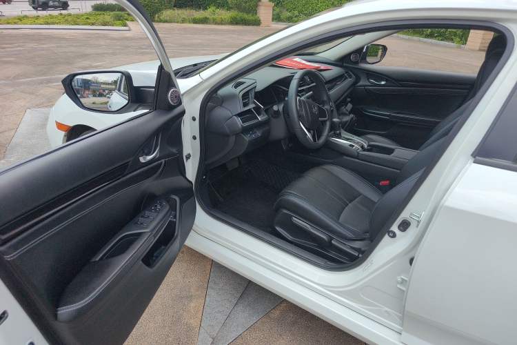 Used Honda Civic 2019 220TURBO CVT Dynamic Edition China VI Interior 2