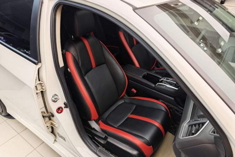Used Honda Civic 2019 220TURBO CVT Dynamic Edition China VI Interior 2