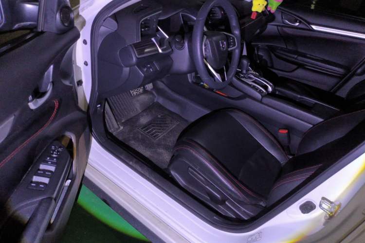 Used Honda Civic 2019 220TURBO CVT Dynamic Edition China VI Emission Standard Interior 3