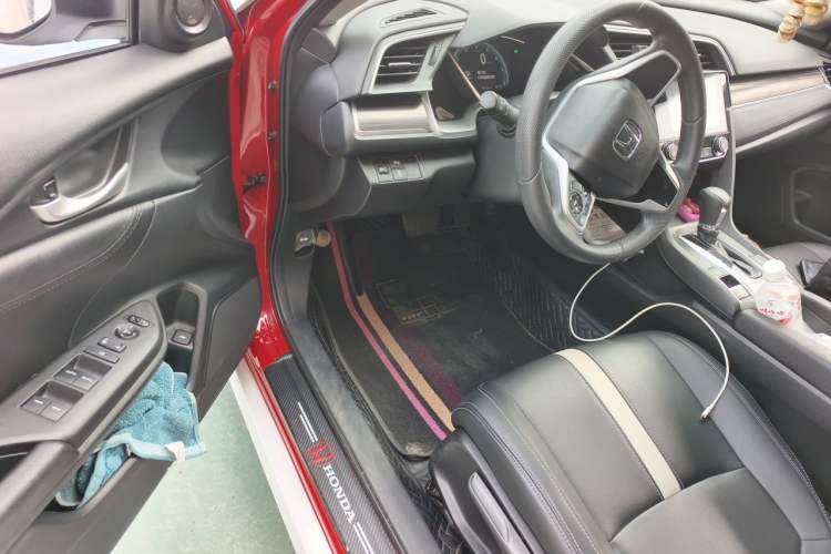 Used Honda Civic 2019 220TURBO CVT Dynamic Edition China VI Interior 3