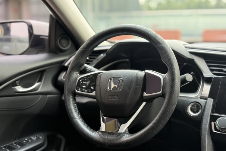 Used Honda Civic 2019 220TURBO CVT Dynamic Edition China VI Emission Standard Interior 3