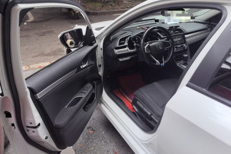 Used Honda Civic 2019 220TURBO CVT Dynamic Edition China V Interior 3