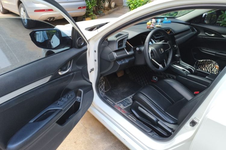 Used Honda Civic 2019 220TURBO CVT Dynamic Edition China VI Interior 3