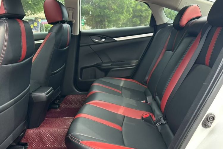 Used Honda Civic 2019 220TURBO Manual Jinkong Edition China VI Interior 3
