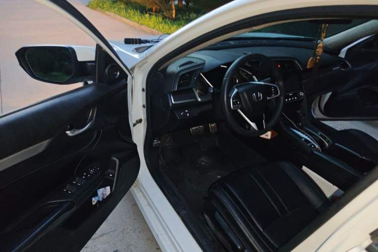 Used Honda Civic 2019 220TURBO CVT Dynamic Edition China VI Interior 3