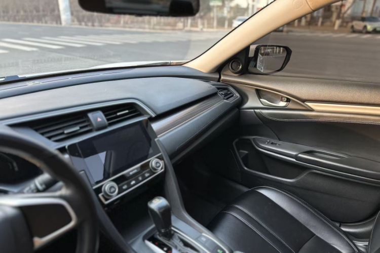 Used Honda Civic 2019 220TURBO CVT Dynamic Edition China VI Interior 3