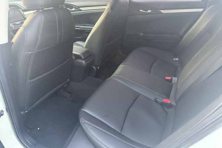 Used Honda Civic 2019 220TURBO CVT Dynamic Edition China V Interior 3