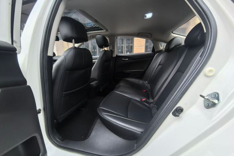 Used Honda Civic 2019 180TURBO CVT Shangdong Edition China VI Interior 4