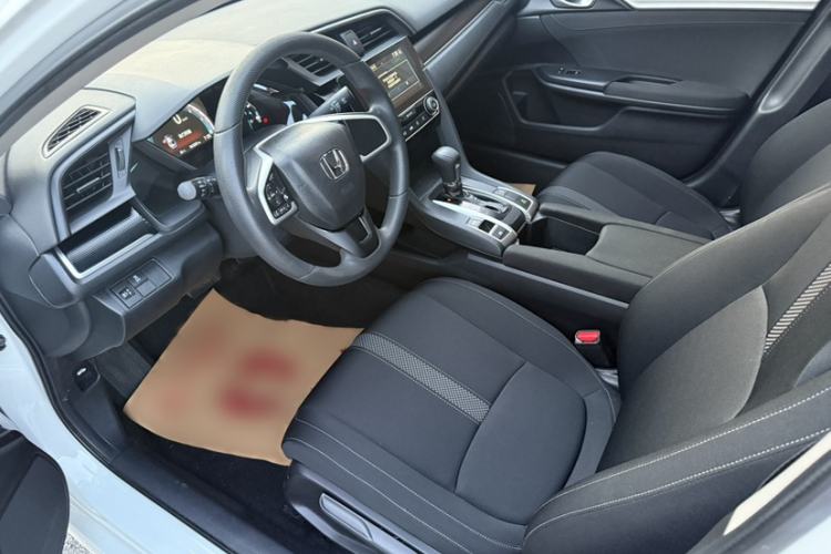 Used Honda Civic 2019 180TURBO CVT Shangdong Edition China VI Interior 4