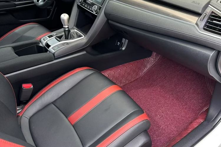 Used Honda Civic 2019 220TURBO Manual Jinkong Edition China VI Interior 4