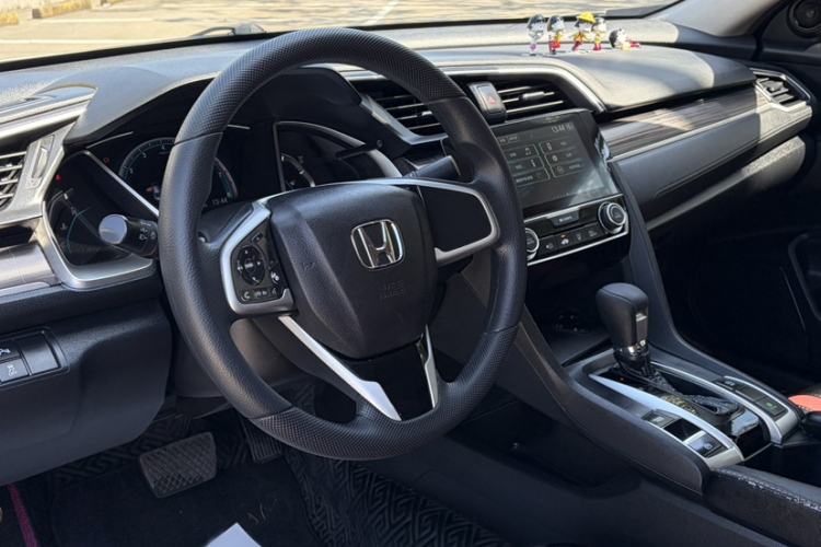 Used Honda Civic 2019 220TURBO CVT Dynamic Edition China V Interior 4
