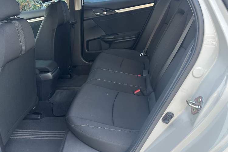 Used Honda Civic 2019 220TURBO CVT Dynamic Edition China VI Emission Standard Interior 4