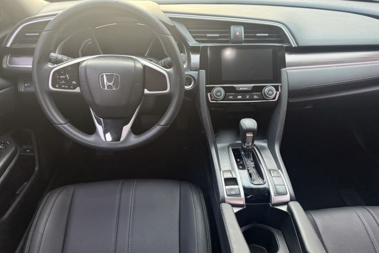 Used Honda Civic 2019 220TURBO CVT Dynamic Edition China V Interior 4