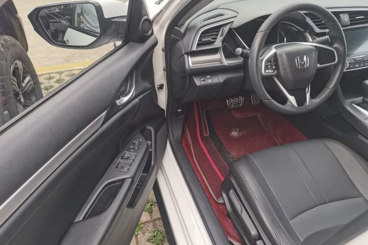 Used Honda Civic 2019 220TURBO CVT Dynamic Edition China VI Emission Standard Interior 6