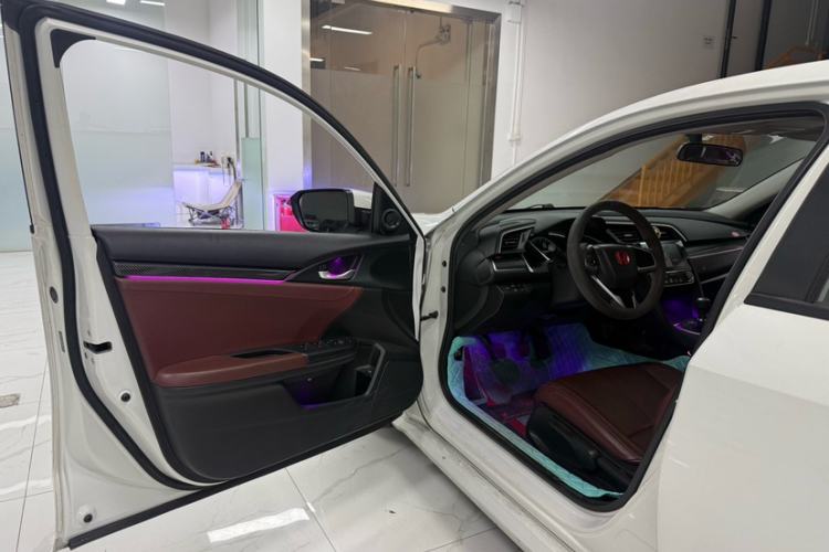 Used Honda Civic 2019 220TURBO Manual Jinkong Edition China VI Interior 6