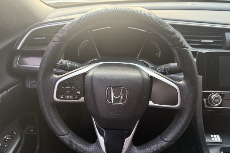 Used Honda Civic 2019 220TURBO CVT Dynamic Edition China V Interior 6
