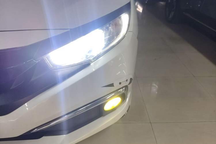 Used Honda Civic 2019 220TURBO CVT Dynamic Edition China VI Left Front Headlight