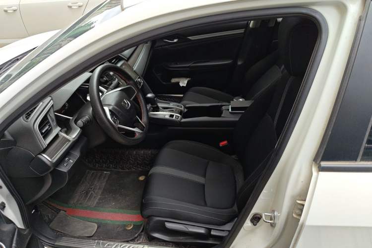 Used Honda Civic 2019 220TURBO CVT Dynamic Edition China VI Left Front Seat