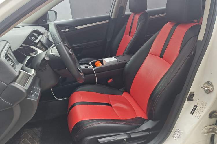 Used Honda Civic 2019 220TURBO CVT Dynamic Edition China VI Left Front Seat