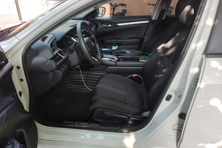 Used Honda Civic 2019 220TURBO CVT Dynamic Edition China VI Left Front Seat