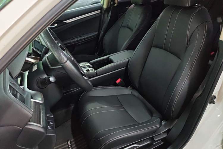 Used Honda Civic 2019 220TURBO CVT Dynamic Edition China VI Left Front Seat