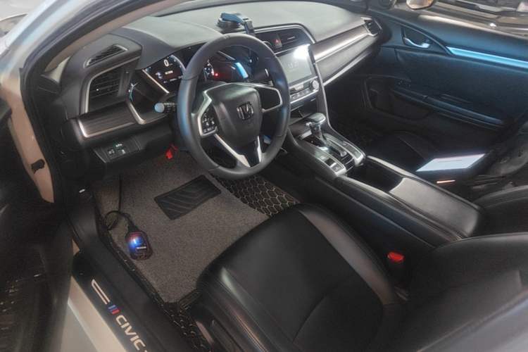 Used Honda Civic 2019 220TURBO CVT Dynamic Edition China VI Left Front Seat