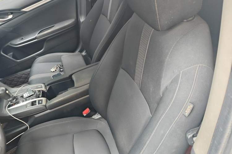 Used Honda Civic 2019 220TURBO CVT Dynamic Edition China V Left Front Seat