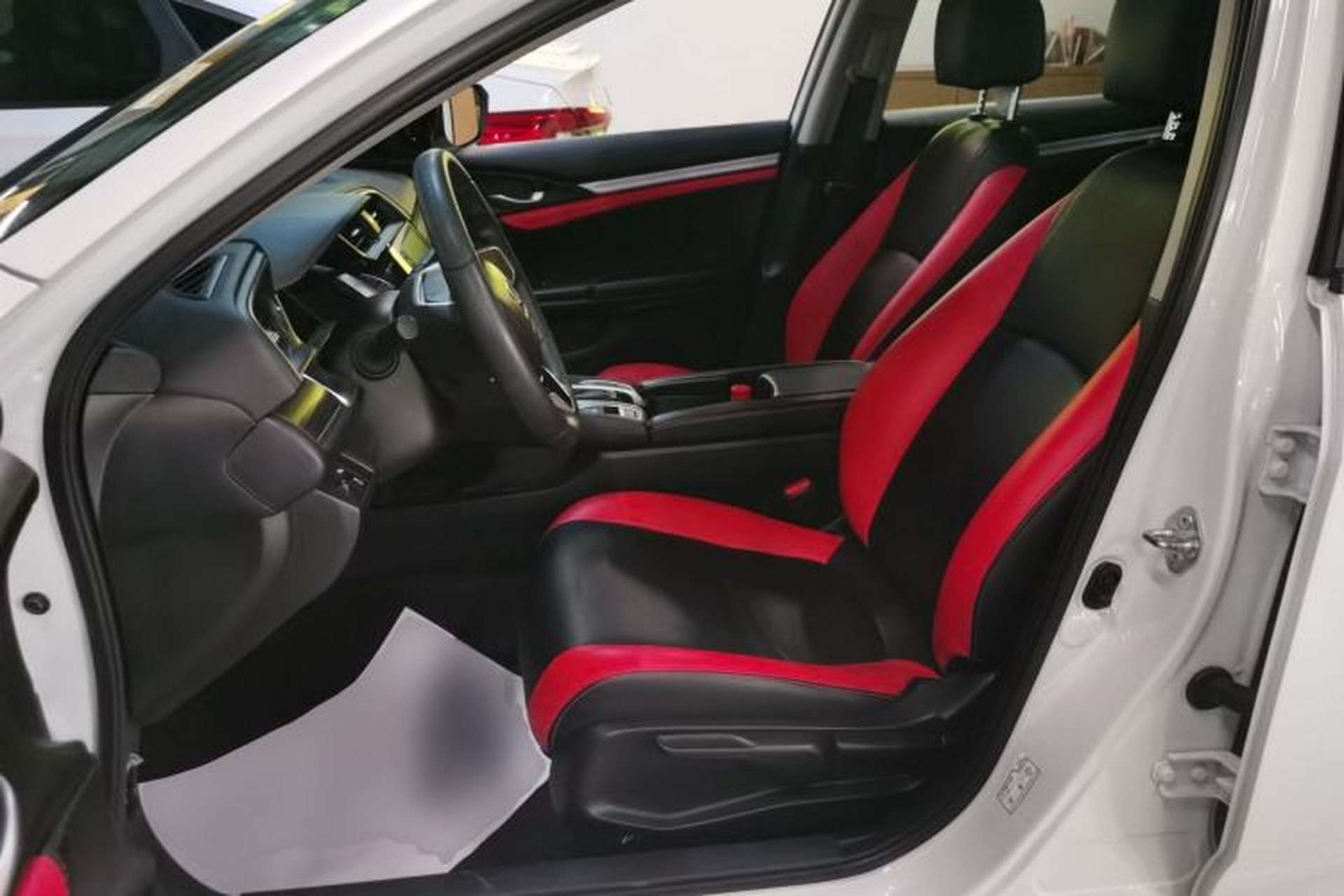 Used Honda Civic 2019 220TURBO CVT Dynamic Edition China VI Left Front Seat