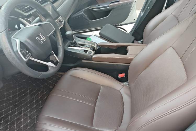 Used Honda Civic 2019 220TURBO CVT Dynamic Edition China V Left Front Seat