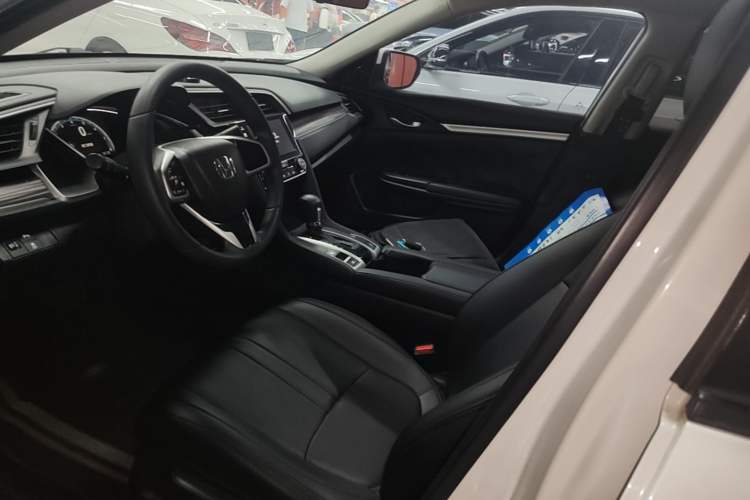 Used Honda Civic 2019 220TURBO CVT Dynamic Edition China VI Left Front Seat