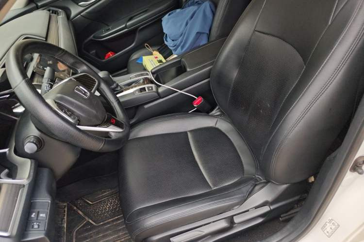 Used Honda Civic 2019 220TURBO CVT Dynamic Edition China VI Left Front Seat
