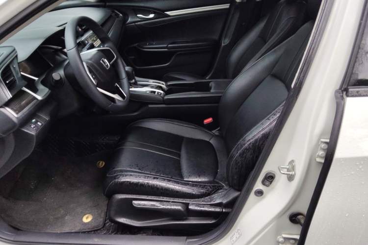 Used Honda Civic 2019 220TURBO CVT Dynamic Edition China VI Left Front Seat