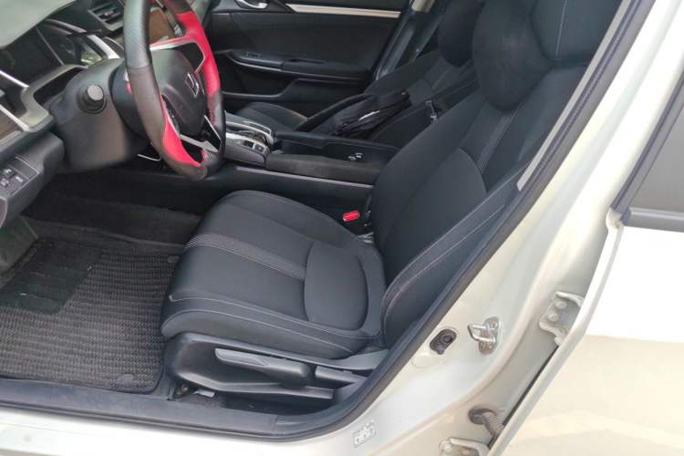 Used Honda Civic 2019 220TURBO CVT Dynamic Edition China VI Left Front Seat