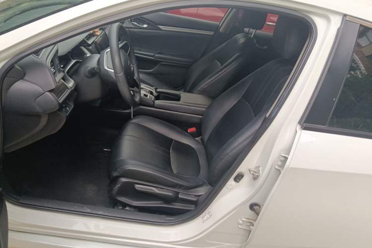 Used Honda Civic 2019 220TURBO CVT Dynamic Edition China VI Left Front Seat