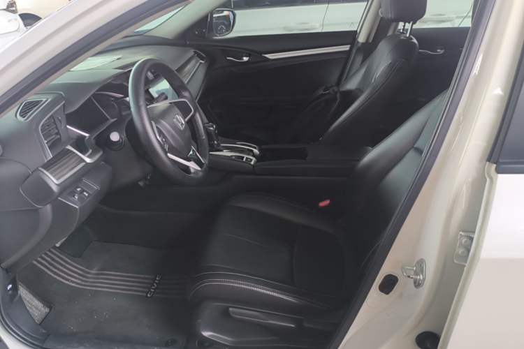 Used Honda Civic 2019 220TURBO CVT Dynamic Edition China VI Left Front Seat
