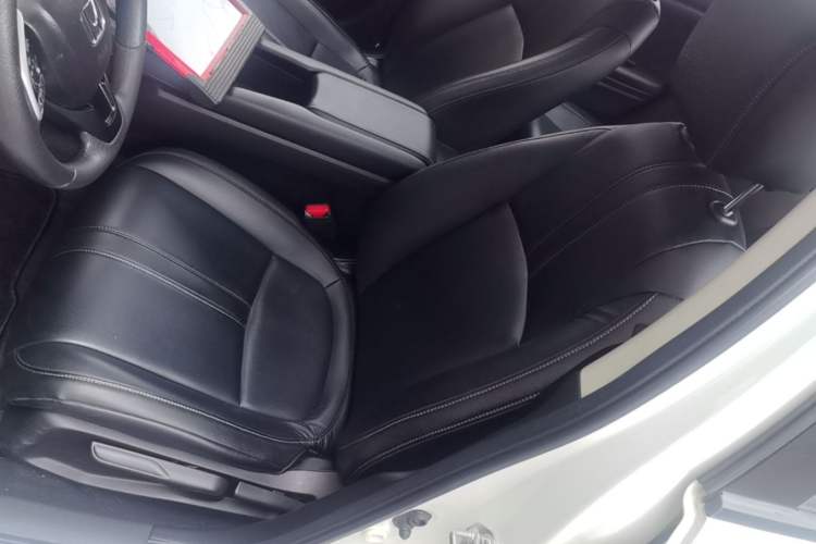 Used Honda Civic 2019 180TURBO CVT Shangdong Edition China VI Left Front Seat