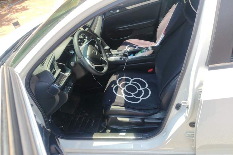 Used Honda Civic 2019 220TURBO CVT Dynamic Edition China VI Left Front Seat